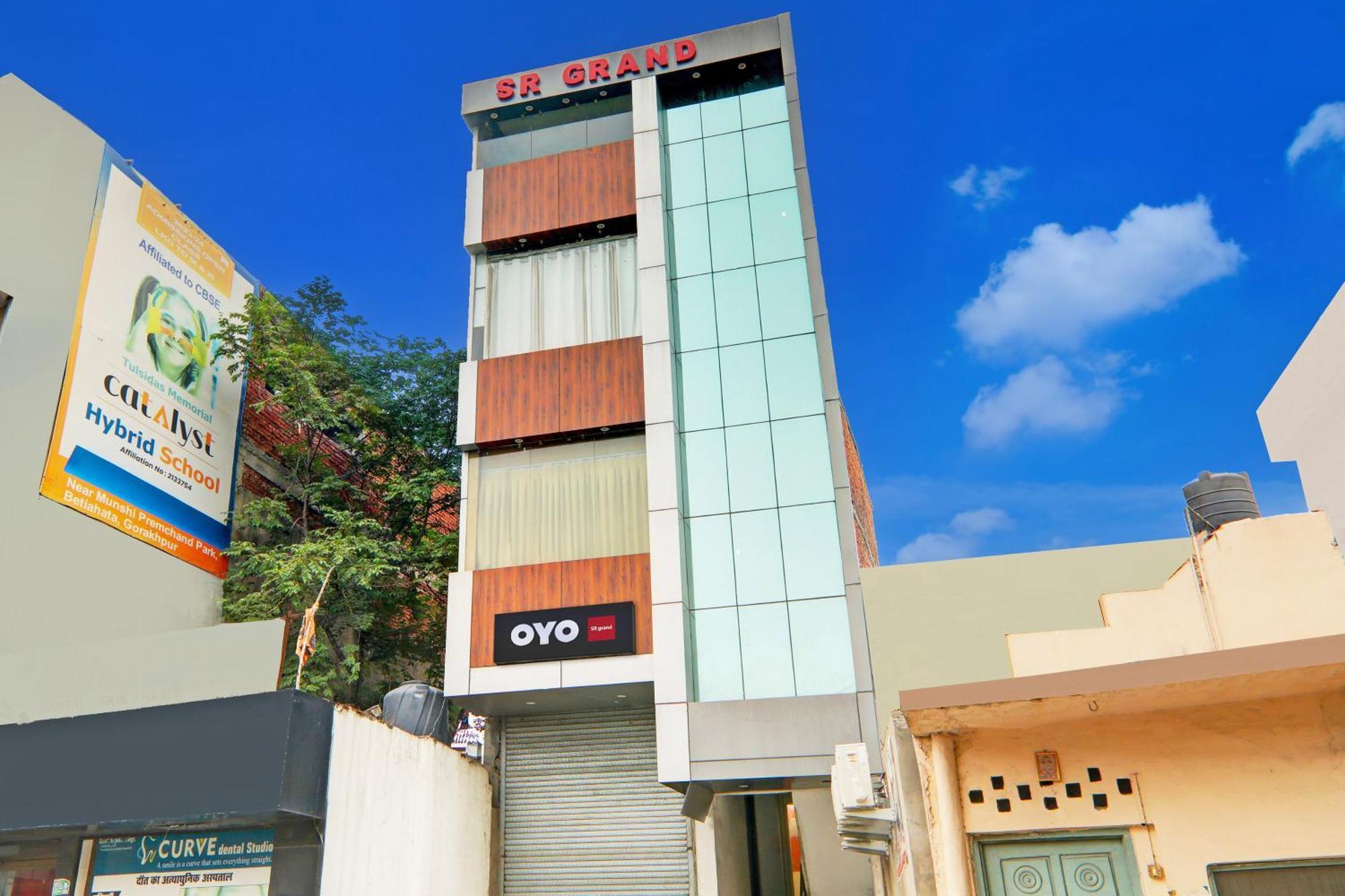 Hotel O Sr Grand Горакпур Екстериор снимка